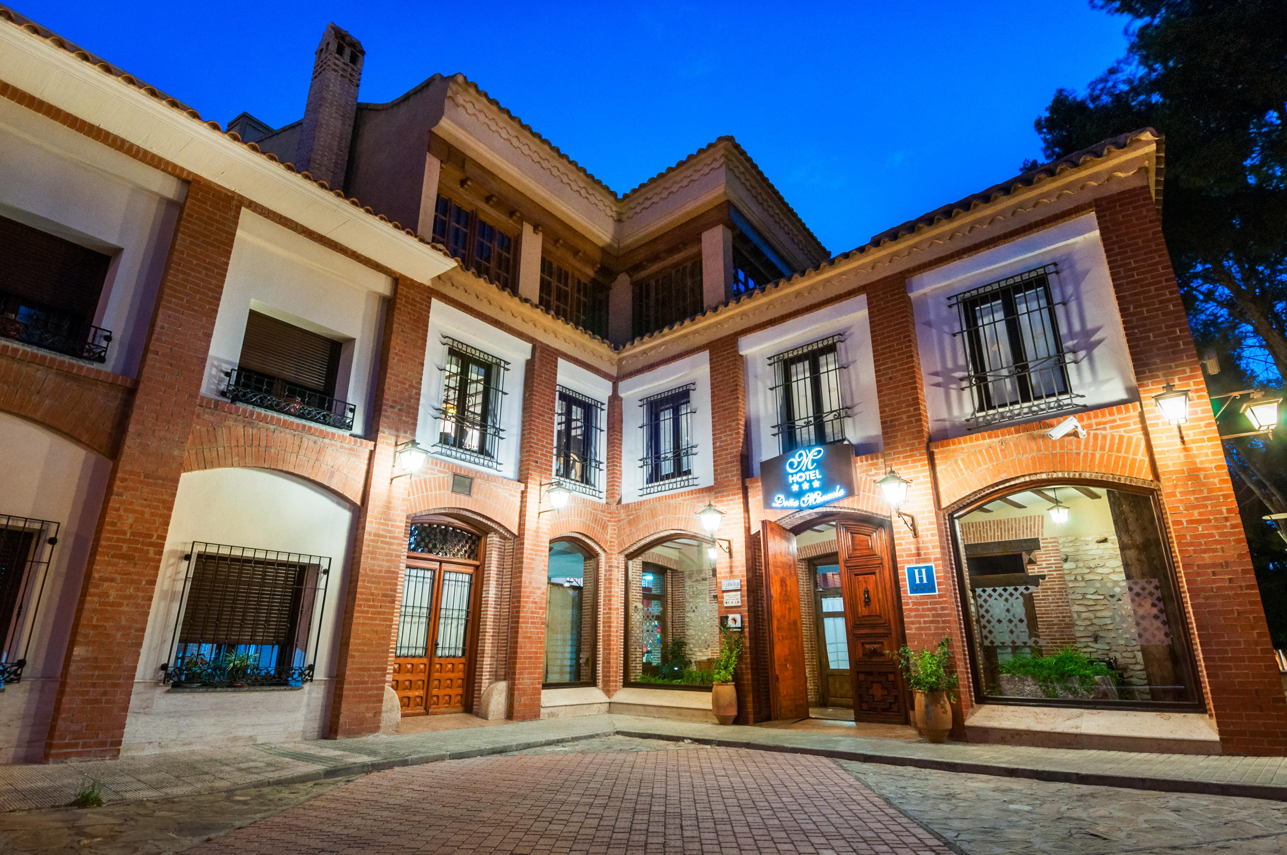 Hotel Dona Manuela Daimiel Exterior foto