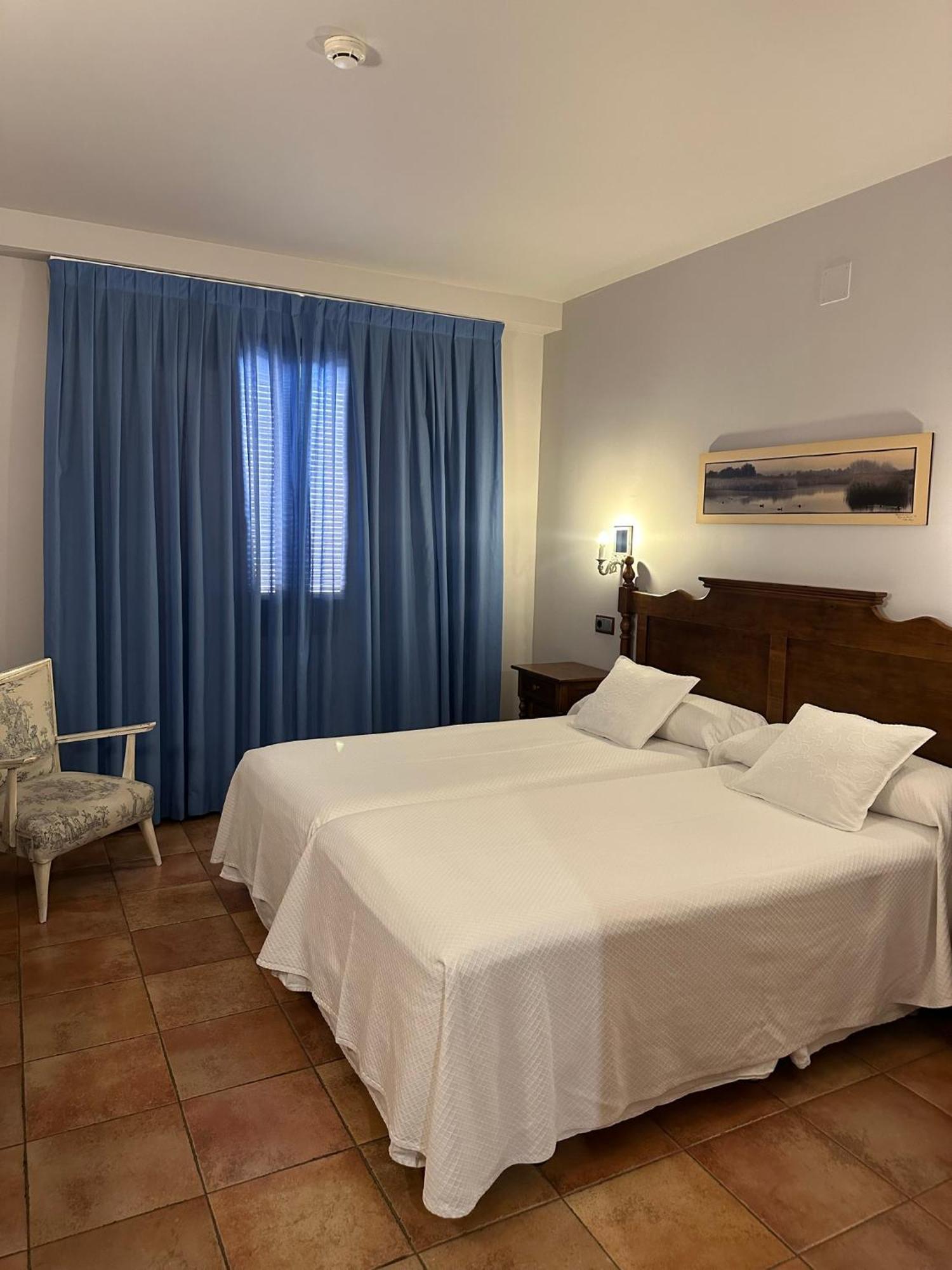 Hotel Dona Manuela Daimiel Exterior foto