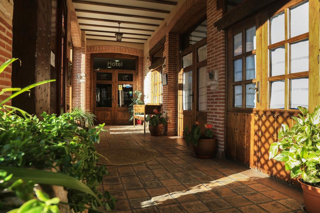 Hotel Dona Manuela Daimiel Exterior foto